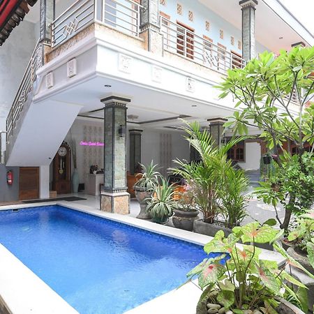 Ceria Guesthouse Seminyak Mitra Reddoorz 外观 照片