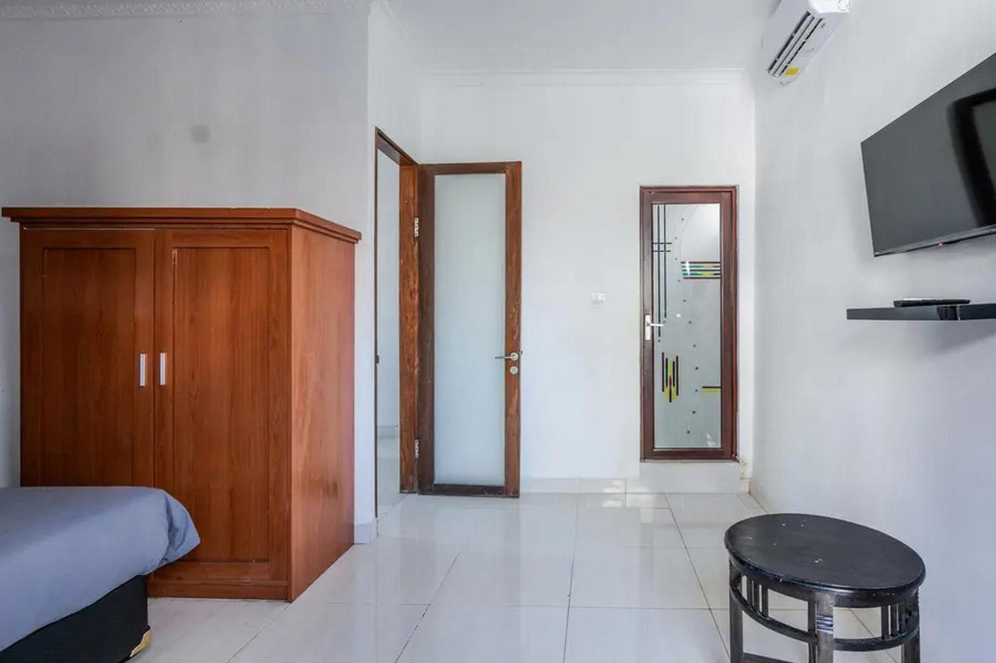Ceria Guesthouse Seminyak Mitra Reddoorz 外观 照片