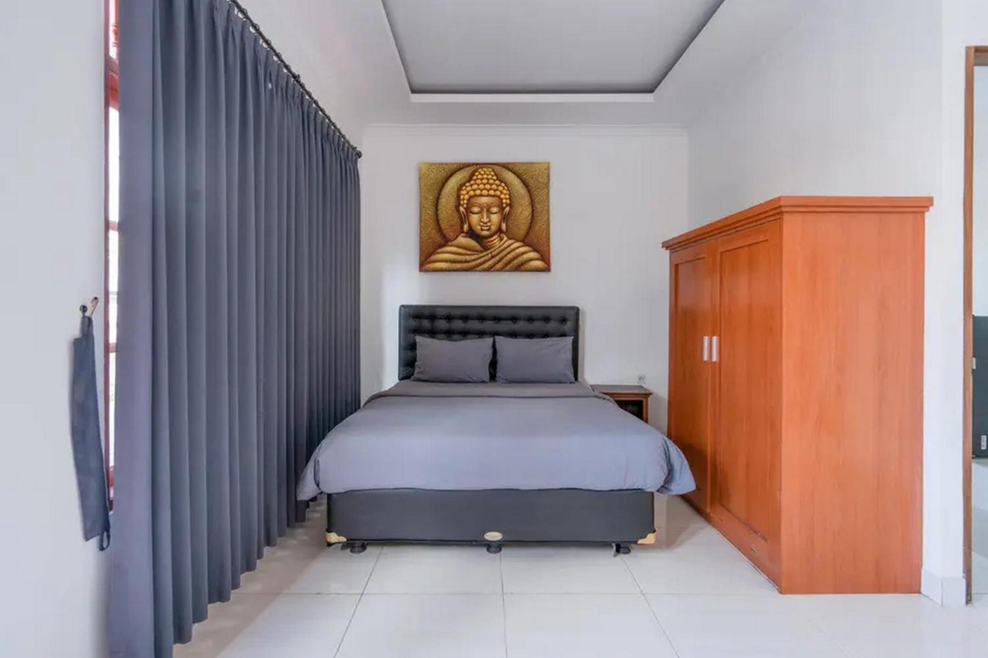 Ceria Guesthouse Seminyak Mitra Reddoorz 外观 照片