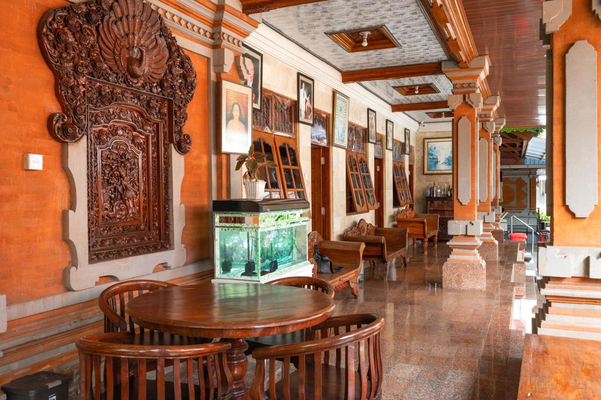 Ceria Guesthouse Seminyak Mitra Reddoorz 外观 照片