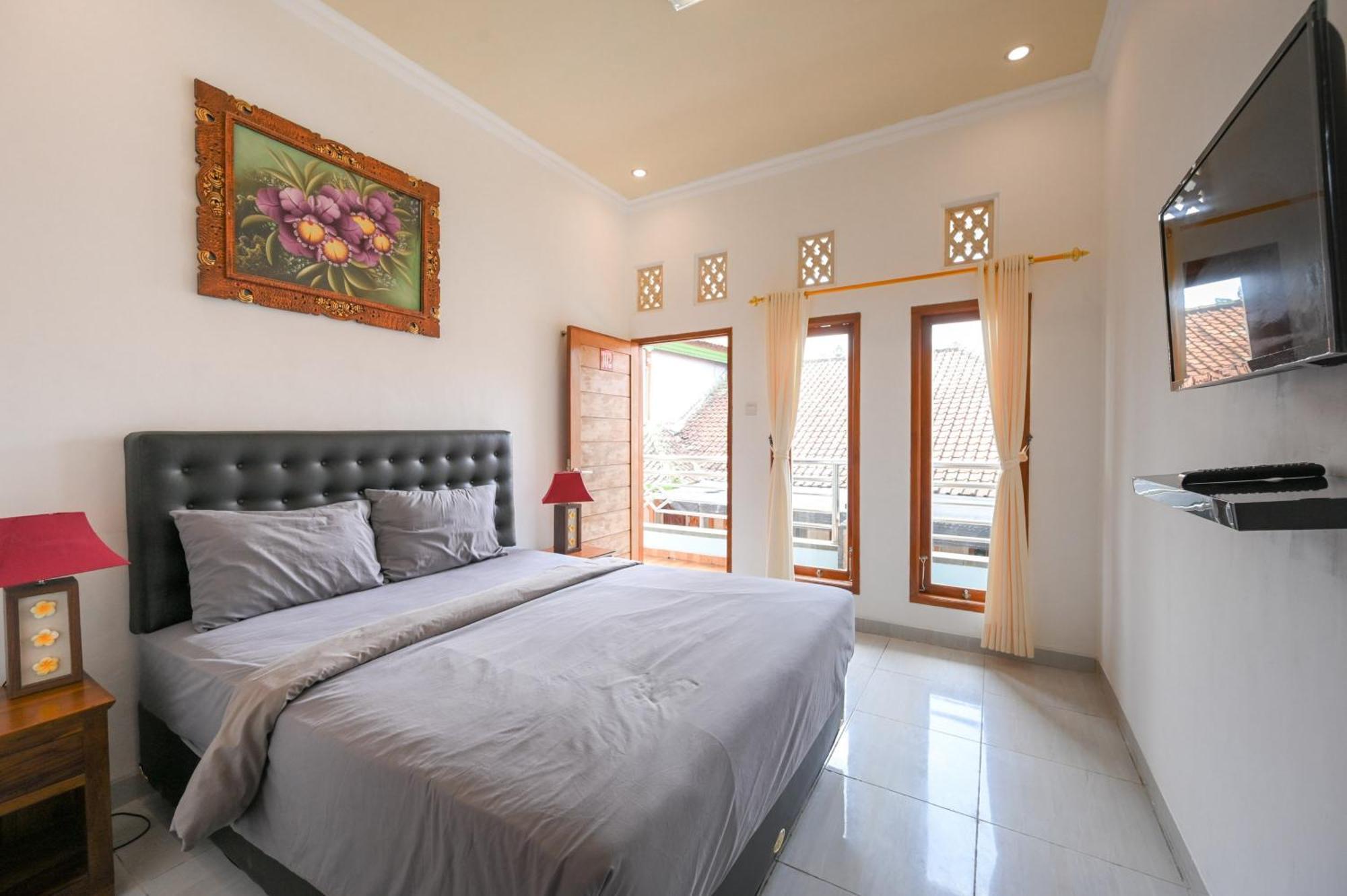 Ceria Guesthouse Seminyak Mitra Reddoorz 外观 照片