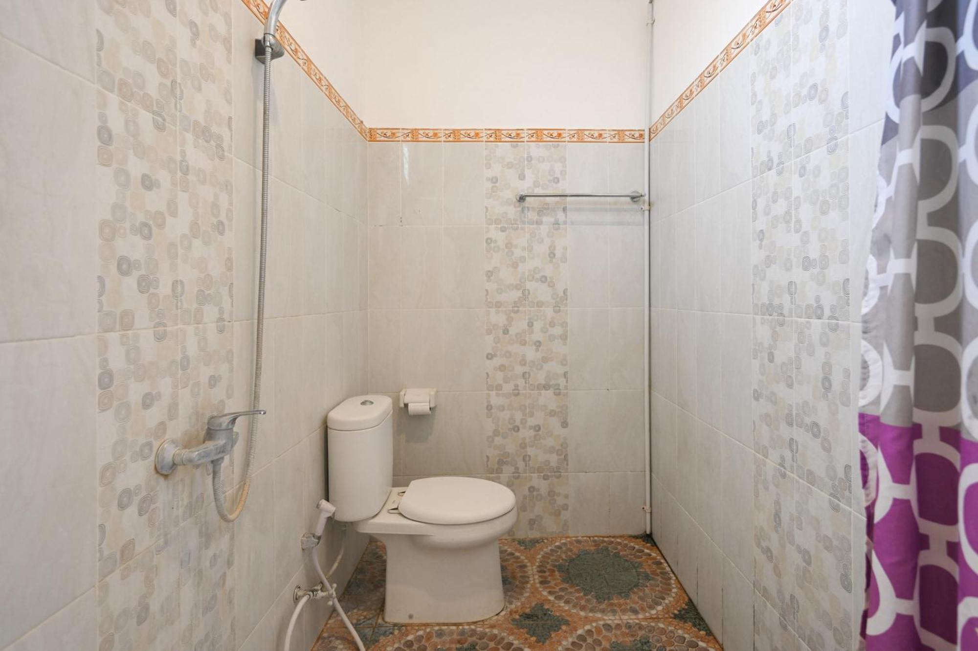 Ceria Guesthouse Seminyak Mitra Reddoorz 外观 照片