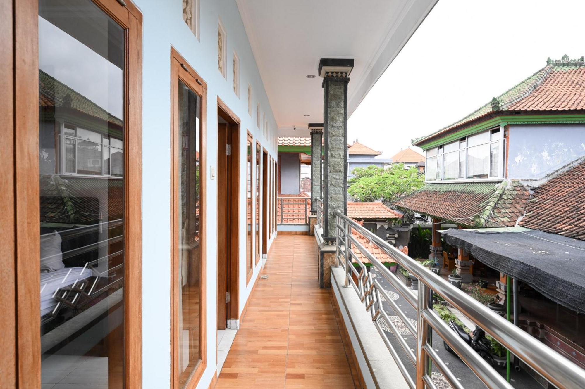 Ceria Guesthouse Seminyak Mitra Reddoorz 外观 照片