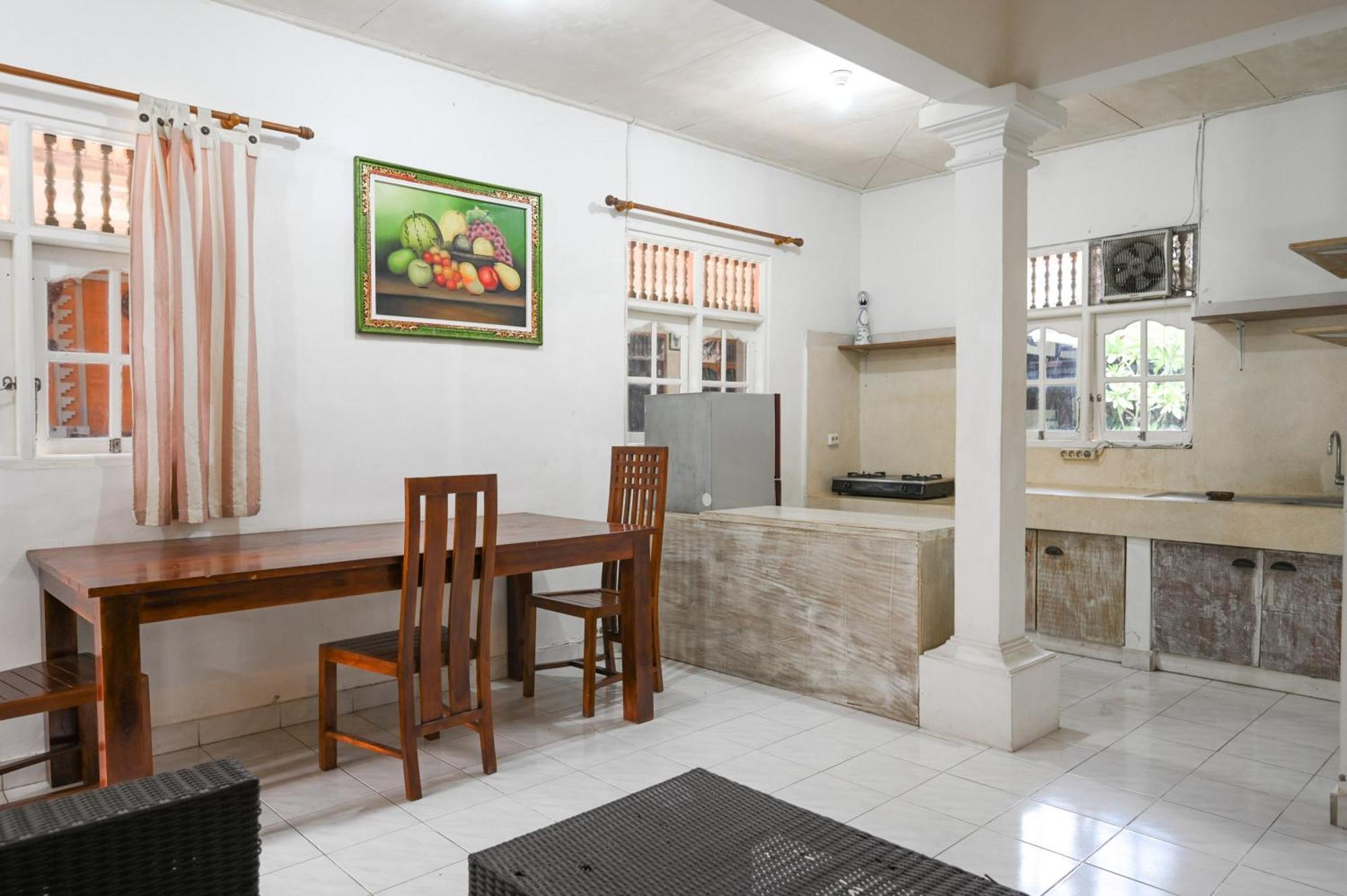 Ceria Guesthouse Seminyak Mitra Reddoorz 外观 照片